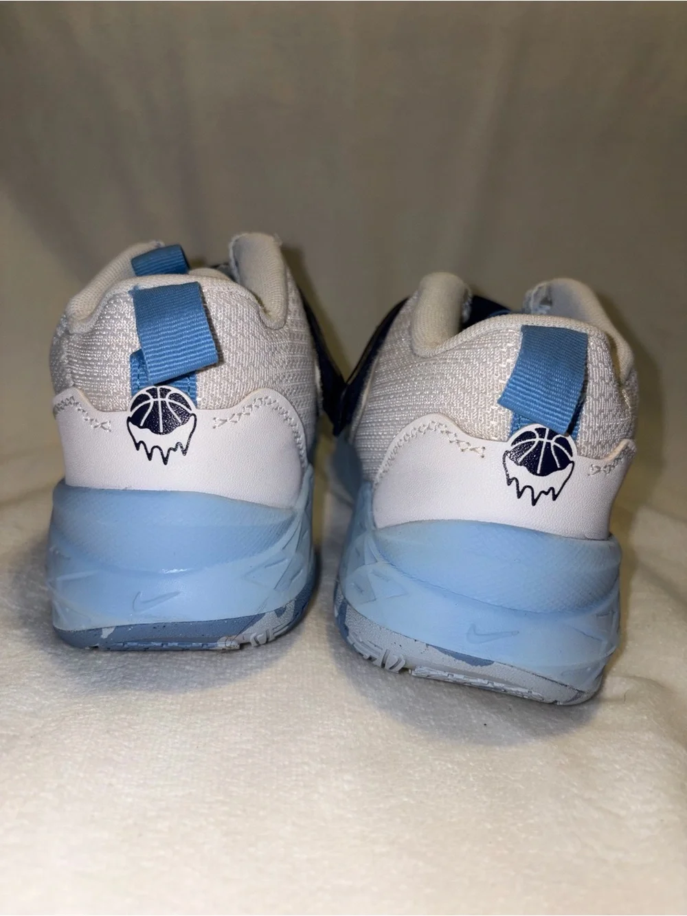 Nike Kids Sneakers in White and Light Blue with Navy Swoosh boy size 5.5